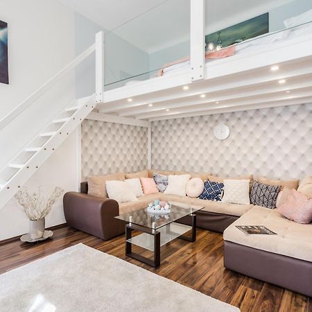 בודפשט Bpr Stylish Mosaic Home With Terrace מראה חיצוני תמונה